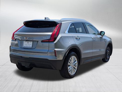 Used 2024 Cadillac XT4 Luxury w/ Cold Weather Package AWD/4WD image 5
