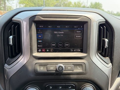 Used 2022 Chevrolet Silverado 1500 Custom AWD/4WD image 26