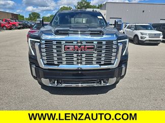 Used 2025 GMC Sierra 3500 Denali w/ Denali Reserve Package AWD/4WD video 2