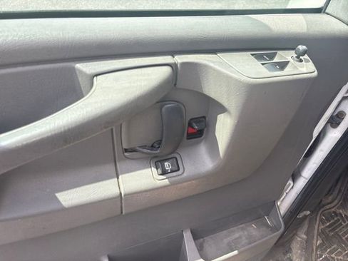 Used 2013 Chevrolet Express 1500 image 14