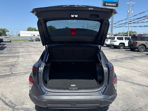 Used 2025 Hyundai Kona SEL FWD image 6