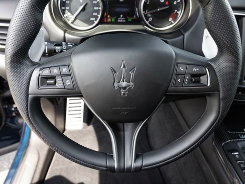 Used 2024 Maserati Levante Trofeo AWD/4WD image 32