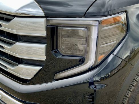 New 2025 GMC Sierra 1500 SLE w/ Preferred Package image 17