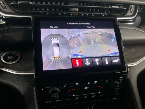 Used 2024 Jeep Grand Cherokee Limited 4xe w/ Luxury Tech Group II image 15