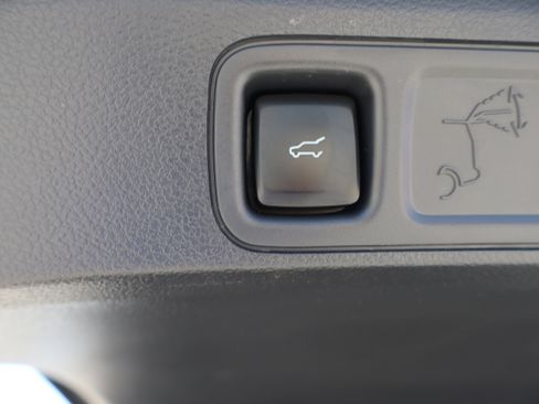 Used 2024 Ford Expedition Platinum image 36