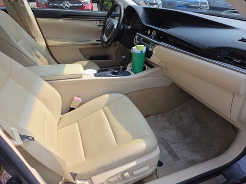 Used 2013 Lexus ES 350 w/ Premium Pkg FWD image 11