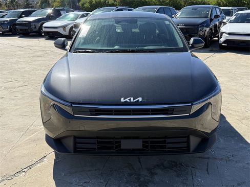 New 2025 Kia K4 LXS image 9