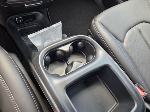 New 2026 Chrysler Pacifica Select image 23