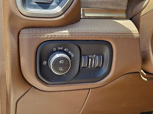 Used 2024 RAM 2500 Limited AWD/4WD image 25