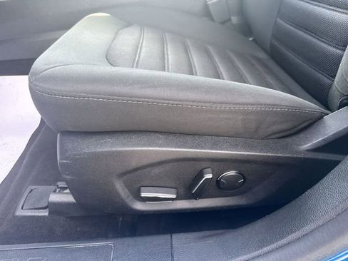 Used 2019 Ford Fusion SE image 16
