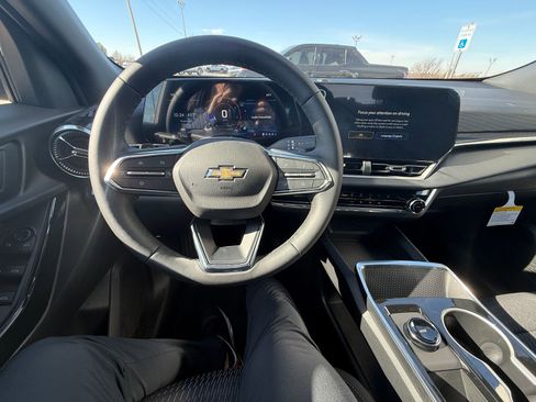 New 2026 Chevrolet Equinox LT w/ Safety and Technology Package FWD image 10