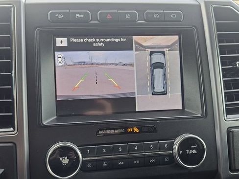 Used 2019 Ford Expedition Max Platinum image 17