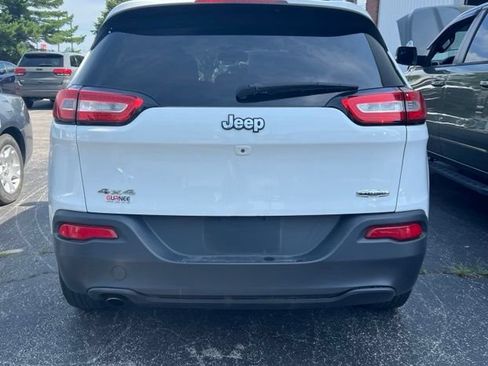Used 2015 Jeep Cherokee Latitude AWD/4WD image 5