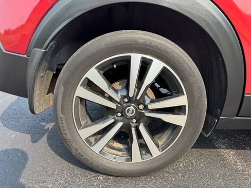 Used 2019 Nissan Kicks SR w/ SR Premium Package FWD image 10