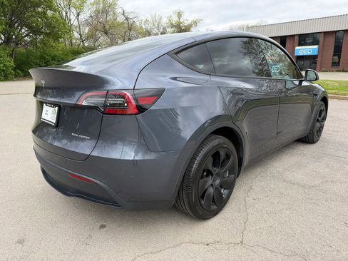 Used 2023 Tesla Model Y Long Range image 5