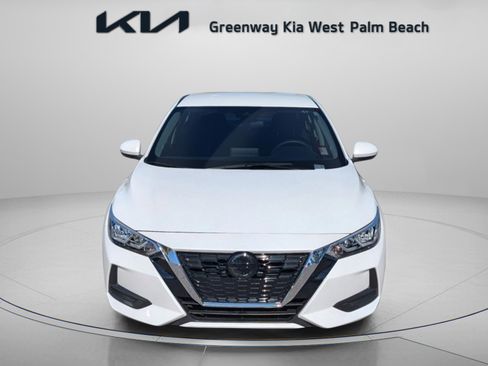 Used 2023 Nissan Sentra SV image 2