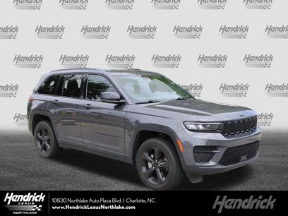 Used 2023 Jeep Grand Cherokee Altitude