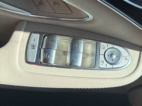 Used 2021 Mercedes-Benz C 300 Sedan w/ Premium Package image 7