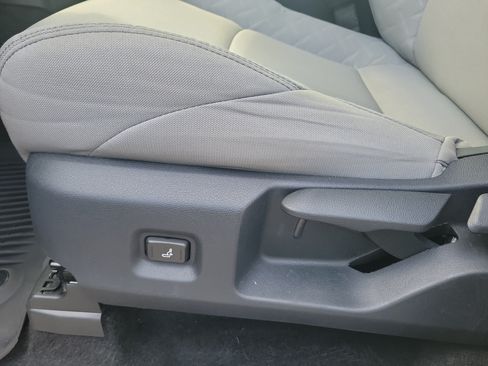 Used 2024 Toyota Tacoma SR5 AWD/4WD image 20