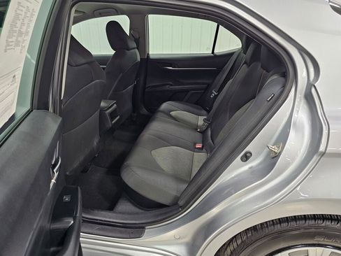 Used 2018 Toyota Camry LE image 13
