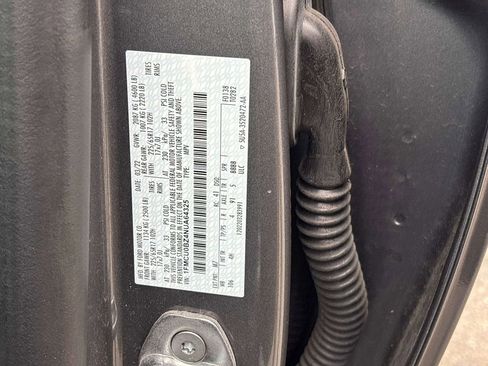 Used 2022 Ford Escape SE w/ Cold Weather Package FWD image 32