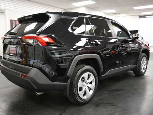 Certified 2022 Toyota RAV4 LE image 7