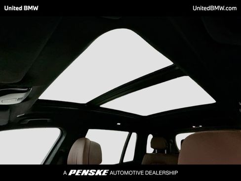 Used 2025 BMW X7 M60i image 12