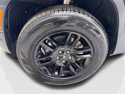 Used 2025 Land Rover Defender 110 S image 85