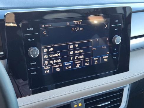 New 2026 Volkswagen Taos SEL AWD/4WD image 11