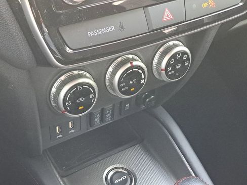 Used 2022 Mitsubishi Outlander Sport SE image 27