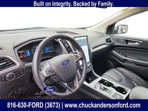 Used 2024 Ford Edge Titanium image 9