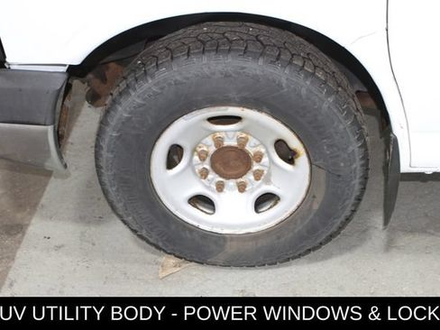 Used 2014 Chevrolet Express 3500 RWD image 12