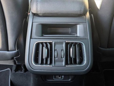 Used 2024 Maserati Grecale GT image 17