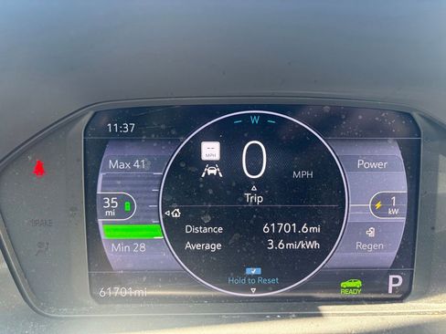 Used 2022 Chevrolet Bolt EUV Premier w/ Launch Edition FWD image 11