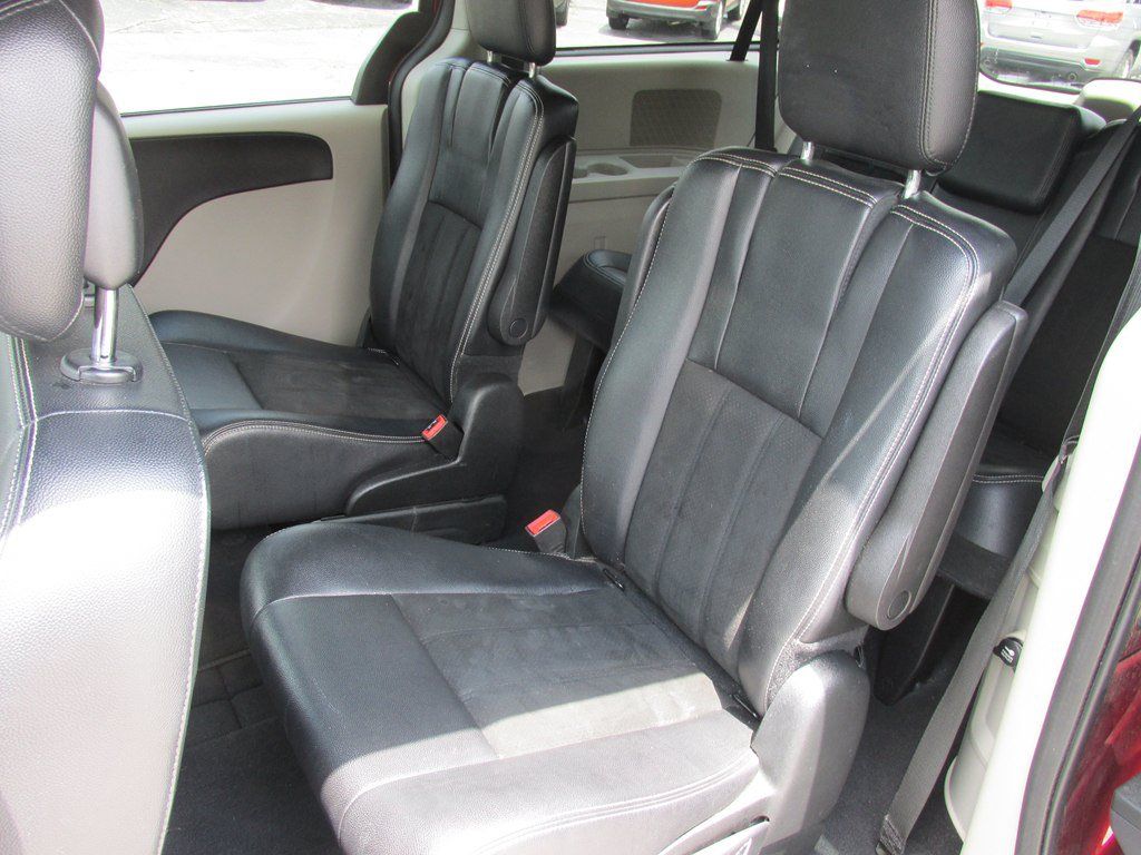 Used 2019 Dodge Grand Caravan SXT FWD image 9