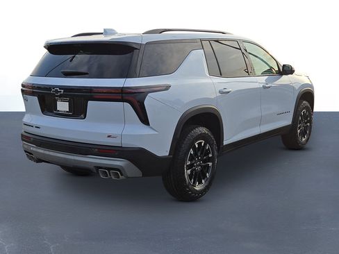 New 2026 Chevrolet Traverse Z71 w/ Enhanced Driving Package image 5
