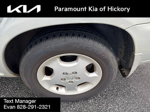 Used 2005 Toyota Highlander 2WD V6 w/ 3rd Row image 7