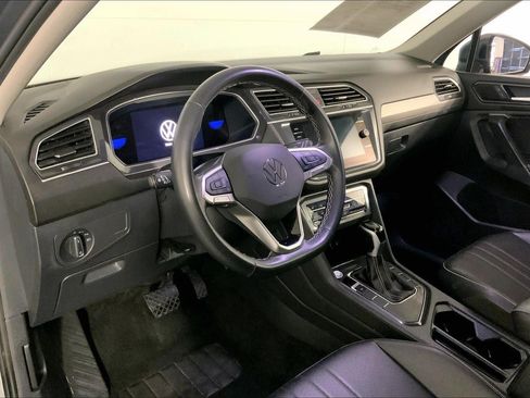 Used 2024 Volkswagen Tiguan SE FWD image 14