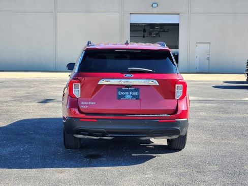 Used 2023 Ford Explorer XLT image 5