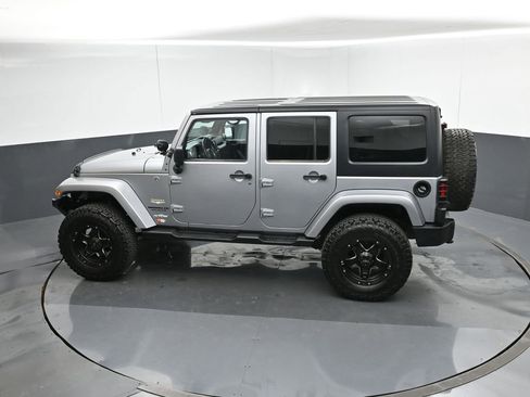 Used 2013 Jeep Wrangler Unlimited Sahara w/ Dual Top Group image 49