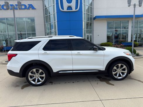 Used 2020 Ford Explorer Platinum w/ Premium Technology Package AWD/4WD image 4