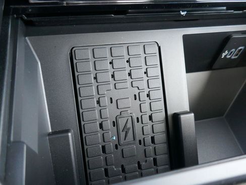 New 2026 Ford F250 Lariat w/ Black Appearance Package image 27