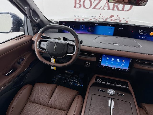 New 2026 Lincoln Navigator Reserve AWD/4WD image 24