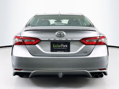 Used 2019 Toyota Camry SE FWD image 7