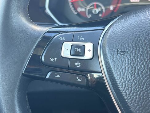 Certified 2020 Volkswagen Jetta SE image 9