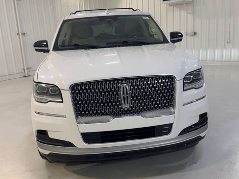 Used 2023 Lincoln Navigator L Reserve AWD/4WD image 4