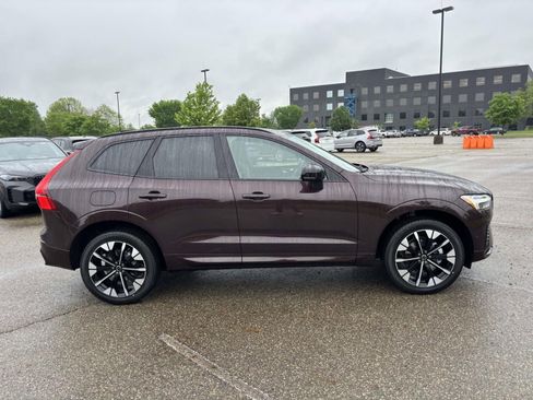 New 2026 Volvo XC60 B5 Plus w/ Protection Package Premier AWD/4WD image 4