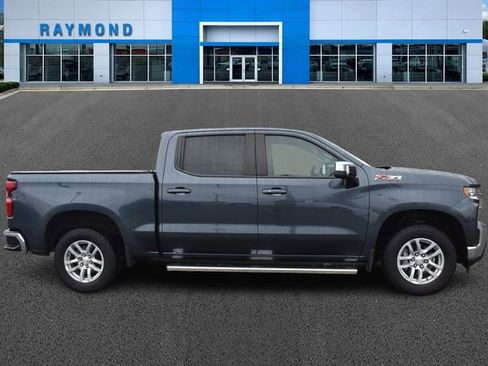 Used 2021 Chevrolet Silverado 1500 LT image 2