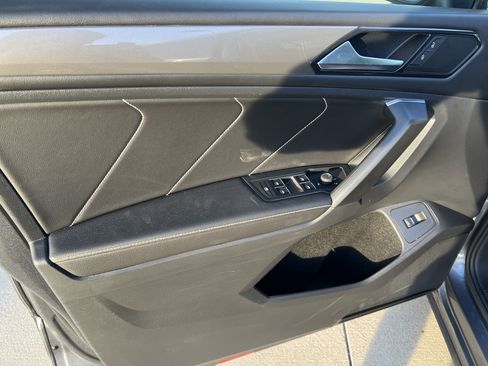 Certified 2023 Volkswagen Tiguan SE w/ Panoramic Sunroof Package image 13