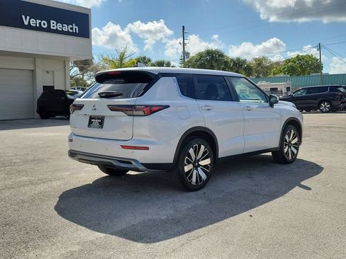 New 2026 Mitsubishi Outlander SE FWD image 6